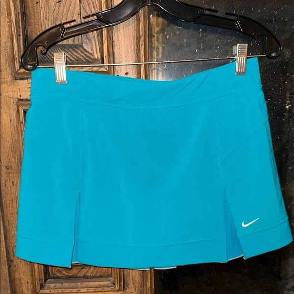 Nike White and Blue Athletic Set - Picture 5 of 7